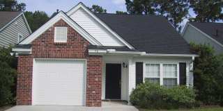 Three Bedroom Home in Pinecrest with Garage Gallery 1