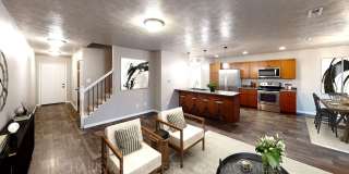 SPACIOUS 3 BEDROOM TOWNHOME!! Gallery 1