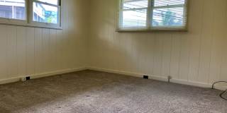 Charming Singe Family Home 3/1/2 with Spacious & Fenced Yard Gallery 15