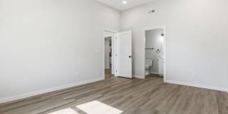 1339 E Division Street Gallery 13