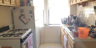 Huge 1 Bed on the "B" Line Gallery 6