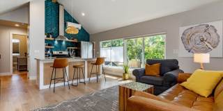 One Bedroom furnished ADU/apartment in The Highlands. Gallery 4
