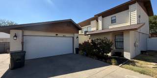 Fully Furnished All Bills Paid - 3 Bed 2 Bath Home Gallery 1