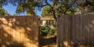Downtown bungalow Gallery 3