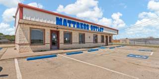 500 W Kilpatrick Street Gallery 1