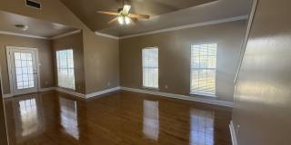 3 Bed, 2 bath Gallery 1