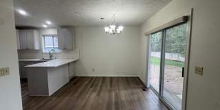 Charming 2 Bed, 2 Bath Duplex near Riverside State Park! Gallery 11