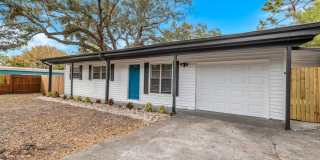 Large 3bdrm/2bath Home with garage & carport ** Lots of room** $2200.00** Gallery 4