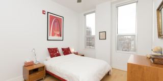 Luxury U St Condo | 2 Bed + Den | 2 Bath | 1,350 Sf | Large Balcony | 1 Garage Parking Space Gallery 10