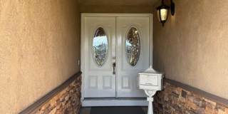 Spacious 3 Bedroom 2 Bath with a Den and Fireplace! Gallery 5