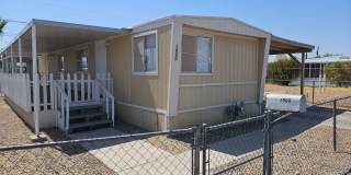 Cute and Clean 2 bed/1 Bath in central BHC Gallery 1