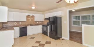 1803 Canterbury Circle Northwest Gallery 8