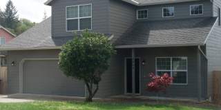North Albany - Very Clean 5 Bedroom 2 1/2 Bath Home with A/C & Fenced Backyard Gallery 1