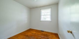 3-bedroom, 1-bath home with a fenced-in yard, located on Guerrant Street in Greensboro 3-bedroom, 1-bath home with a fenced-in yard, located on Guerrant Street in Greensboro Gallery 13