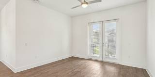 Maggie Flats Gallery 73