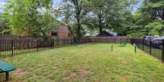 Livingston Gardens Gallery 33