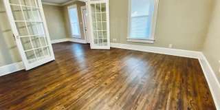 3 bedroom, 2 bathroom recently updated in Cooper Young Gallery 4