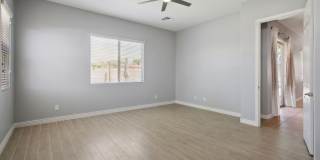 4 Bedroom + Den Single Family in Peoria Gallery 11
