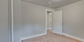 581 Mt. Vernon St Gallery 7