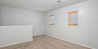 1748 N LOGAN Lane Gallery 24