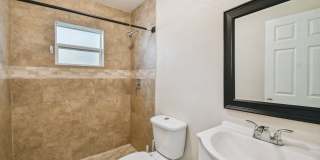 2321 W Beach St- Available 6/5/26 Gallery 28