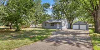 Spacious *4Bed*2 Bath over 1595 Sq Ft. Great location Avail NOW! Gallery 1