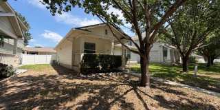 Charming 2 Bed/2 Bath Cottage in Cedar Park Gallery 3