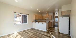 Spacious 3 Bedroom / 2.5 Bathroom Single Family Home in Tacoma! Gallery 1
