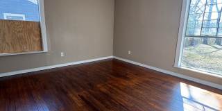 Amazing 2 bedroom/1 bath house with laundry room! Gallery 14