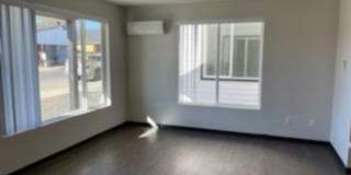 Modern design 3 bed, 2.5 bath duplex Available July 10th! Gallery 1