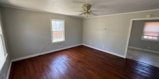 2 Bedroom House near Downtown Raleigh east of Oakwood Gallery 9