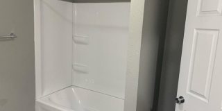 Newly remodeled 2 bedroom home Gallery 9