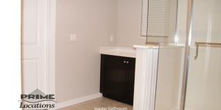 Spacious modern living Gallery 11
