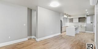 129 Russell Street Gallery 8