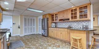 4565 Madison Avenue Gallery 23