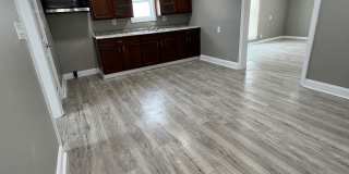 414 East Washington Avenue Gallery 8