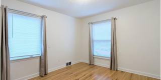 1618 Beech Street Gallery 8