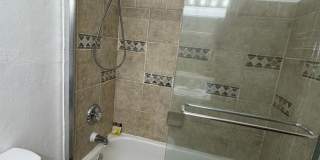 Green area 3 Bedroom 2 Bath with Garage Gallery 14