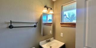 Pet-Friendly 4 Bedroom Home with Fenced Yard & Air Conditioning Gallery 29