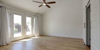 Gorgeous Remodel in Tempe close to ASU!!!  Available May 1st!!!  Great Layout!!!  Great Yard!!!  You will not be disappointed!!! Gallery 32