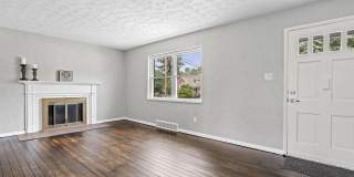 Quaint 4 Bed Cap Cod in Kettering Gallery 5