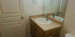 Gorgeous Remodeled Spacious 4 bedroom Gallery 22