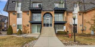 Palatine 1-Bedroom with Balcony, Pool & Included Utilities Gallery 1