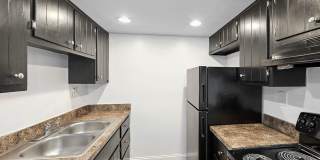 Lakota Lake Apartments Gallery 1