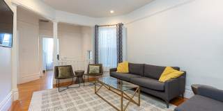 Castro: UNFURNISHED Top Floor Flat w/ Private Deck, W/D in unit & Garage Parking Gallery 15