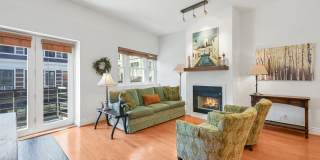 Fully Furnished Newly Remodeled Condo Downtown Gallery 5