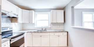 Lovely 3 Bedroom 1 Bathroom - 1st Floor with/ Washer and Dryer Gallery 105