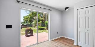 Freshly Painted 4BR Home with Large Backyard – Minutes to I-75 Gallery 12