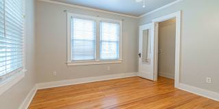 Beautifully remodeled campus home! Gallery 29