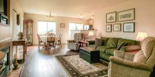 Beautiful 3 Bedroom Bordeaux Condo with 2 Garages Gallery 1